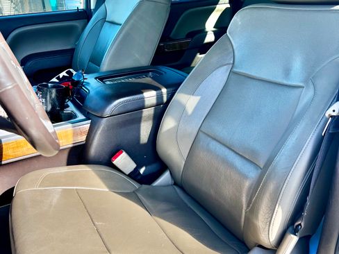 Used 2017 GMC Sierra 1500 SLT w/ SLT Preferred Package image 10