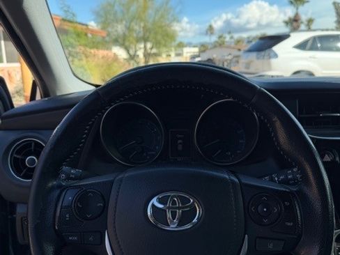 Used 2017 Toyota Corolla iM image 2