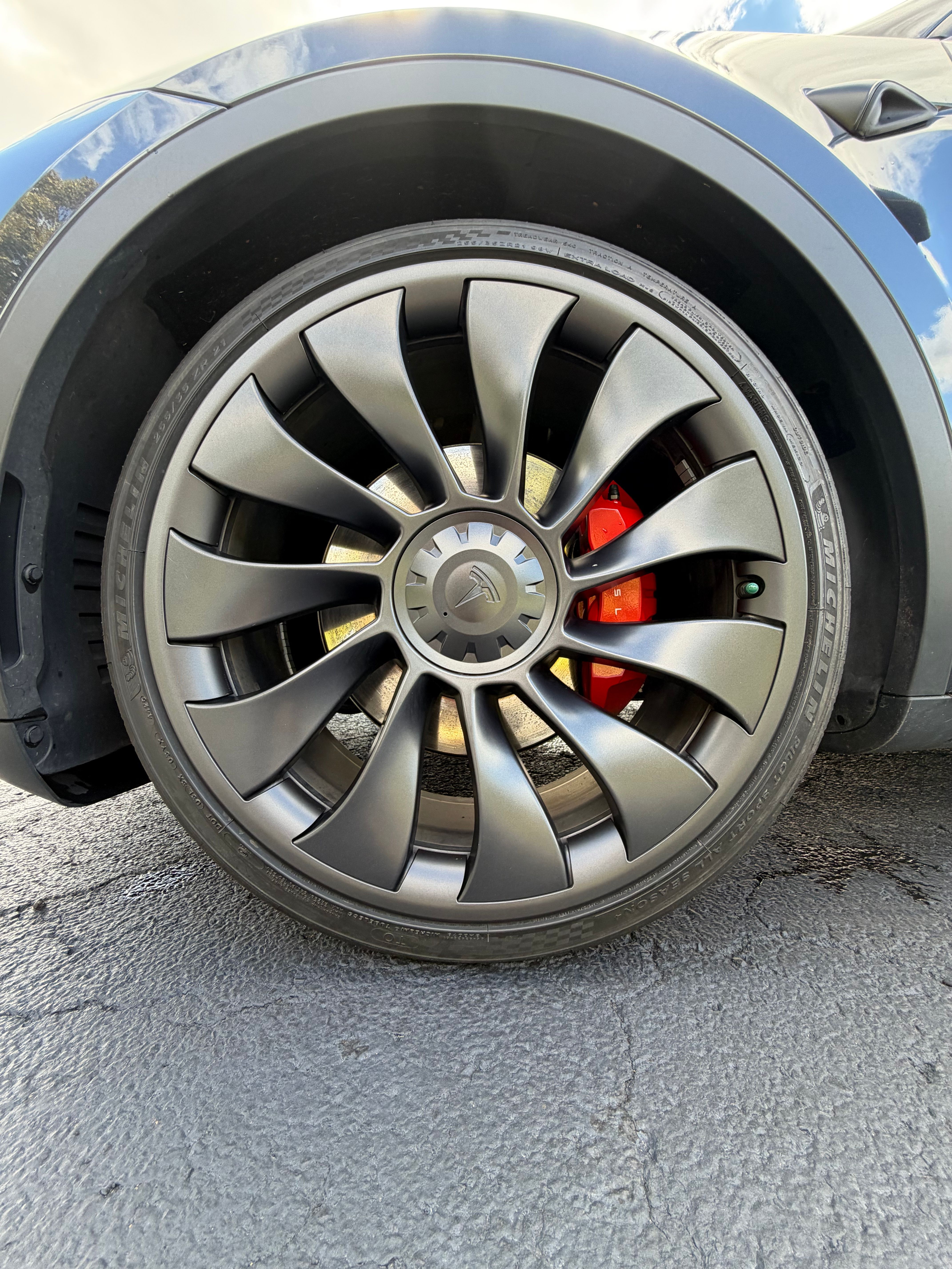 Used 2024 Tesla Model Y Performance AWD/4WD image 22