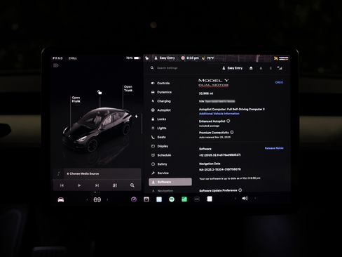 Used 2022 Tesla Model Y Performance image 22