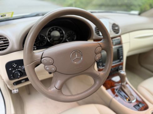 Used 2007 Mercedes-Benz CLK 350 Cabriolet image 23