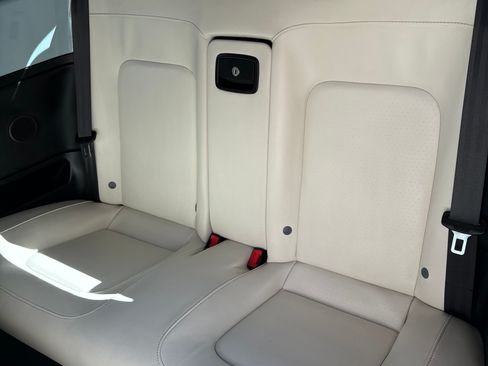 Used 2010 Volkswagen Beetle Final Edition image 25