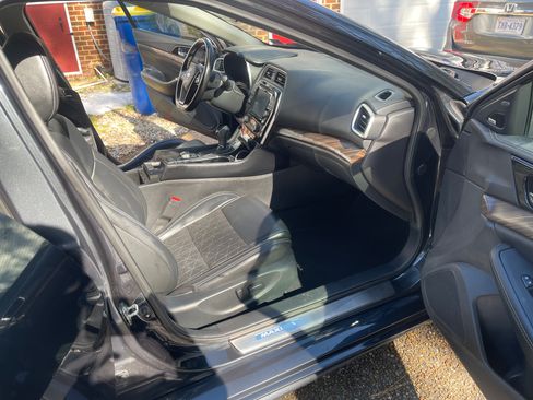 Used 2017 Nissan Maxima Platinum image 29