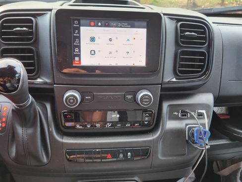 Used 2022 RAM ProMaster 2500 w/ Convenience Group image 8