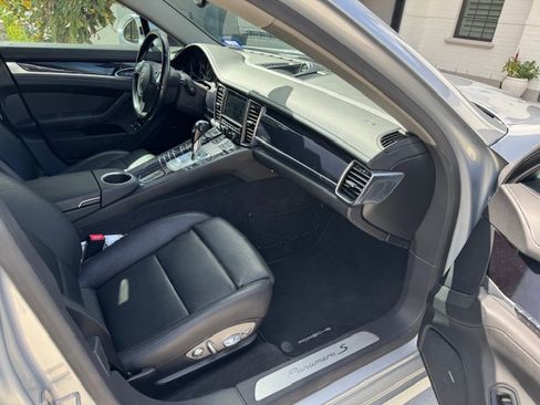Used 2015 Porsche Panamera S image 12