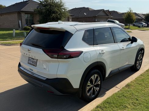 Used 2021 Nissan Rogue SV w/ Premium Package FWD image 8