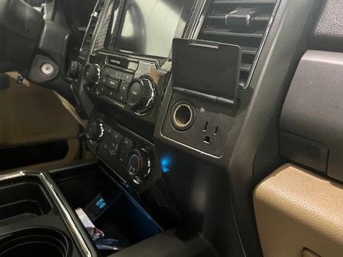 Used 2020 Ford F250 XLT w/ XLT Premium Package image 14