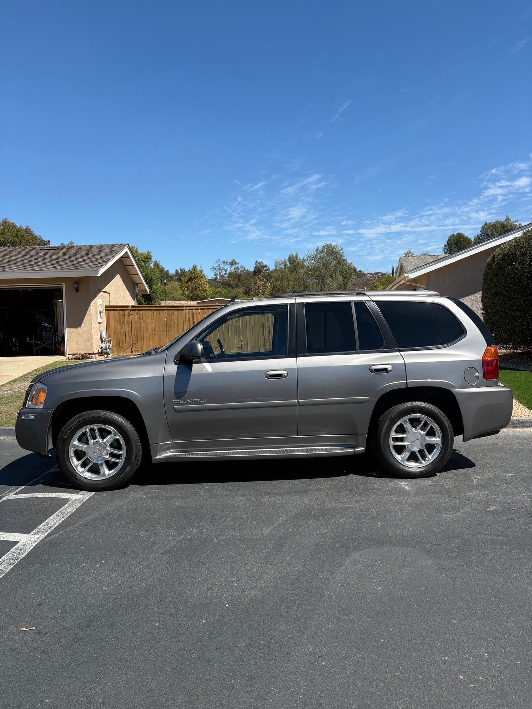 Used 2006 GMC Envoy Denali RWD image 5