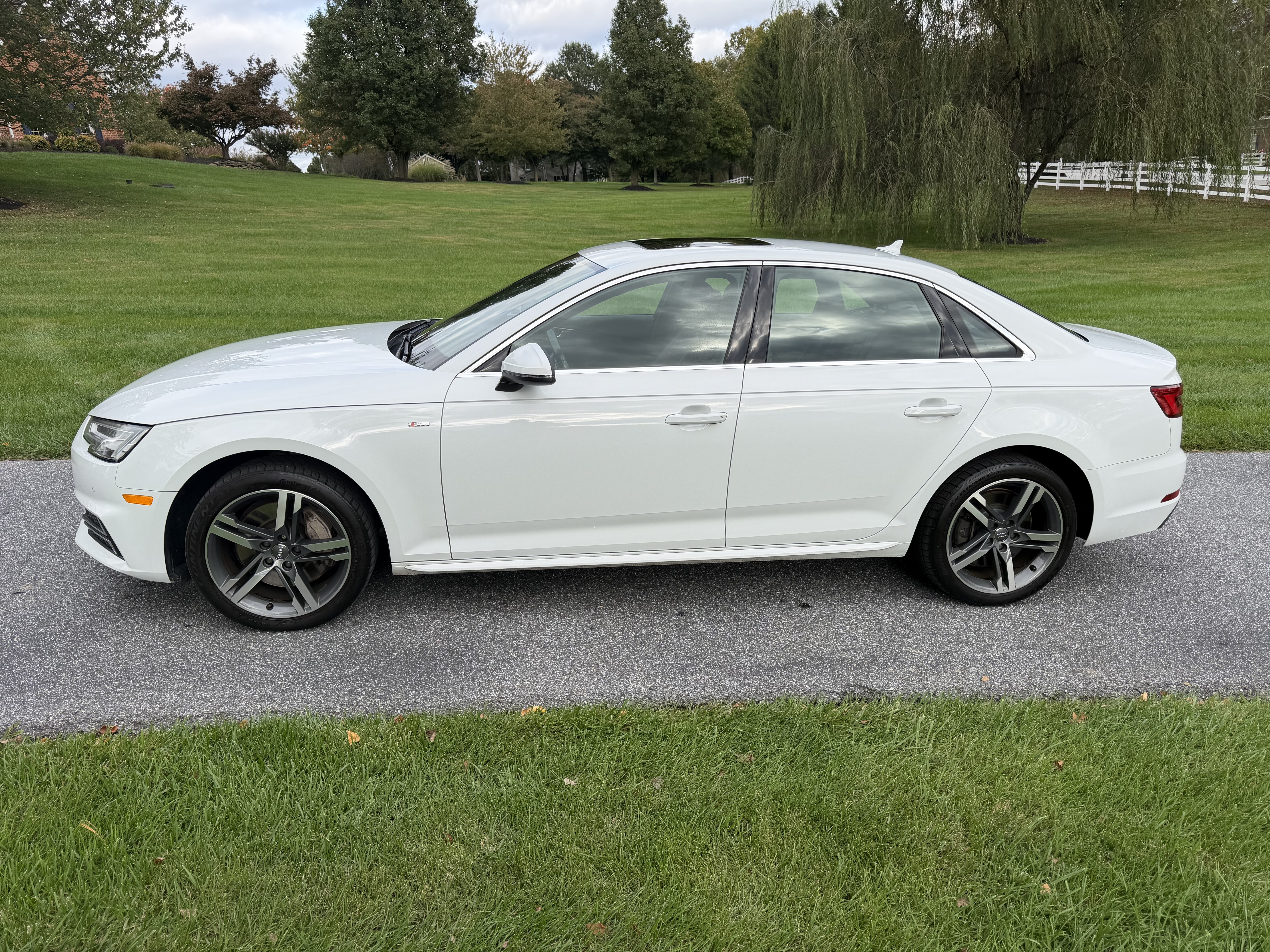 Used 2017 Audi A4 2.0T Premium Plus w/ Premium Plus Package AWD/4WD image 6