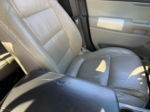 Used 2011 Ford Explorer XLT image 17