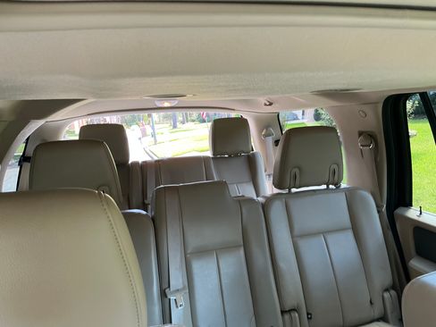 Used 2013 Ford Expedition XLT RWD image 16