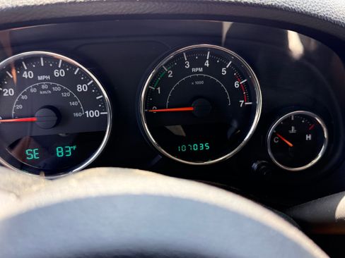 Used 2011 Jeep Wrangler Rubicon w/ PWR Convenience Group AWD/4WD image 10