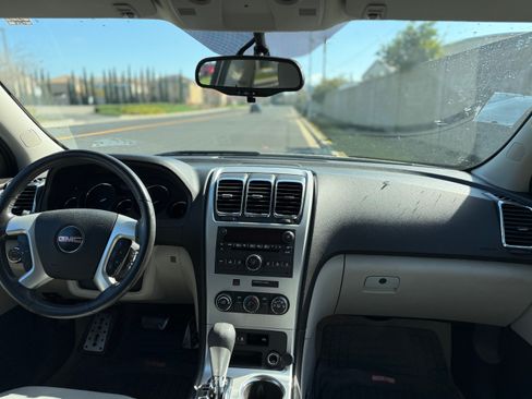 Used 2011 GMC Acadia SL w/ Preferred Package image 9