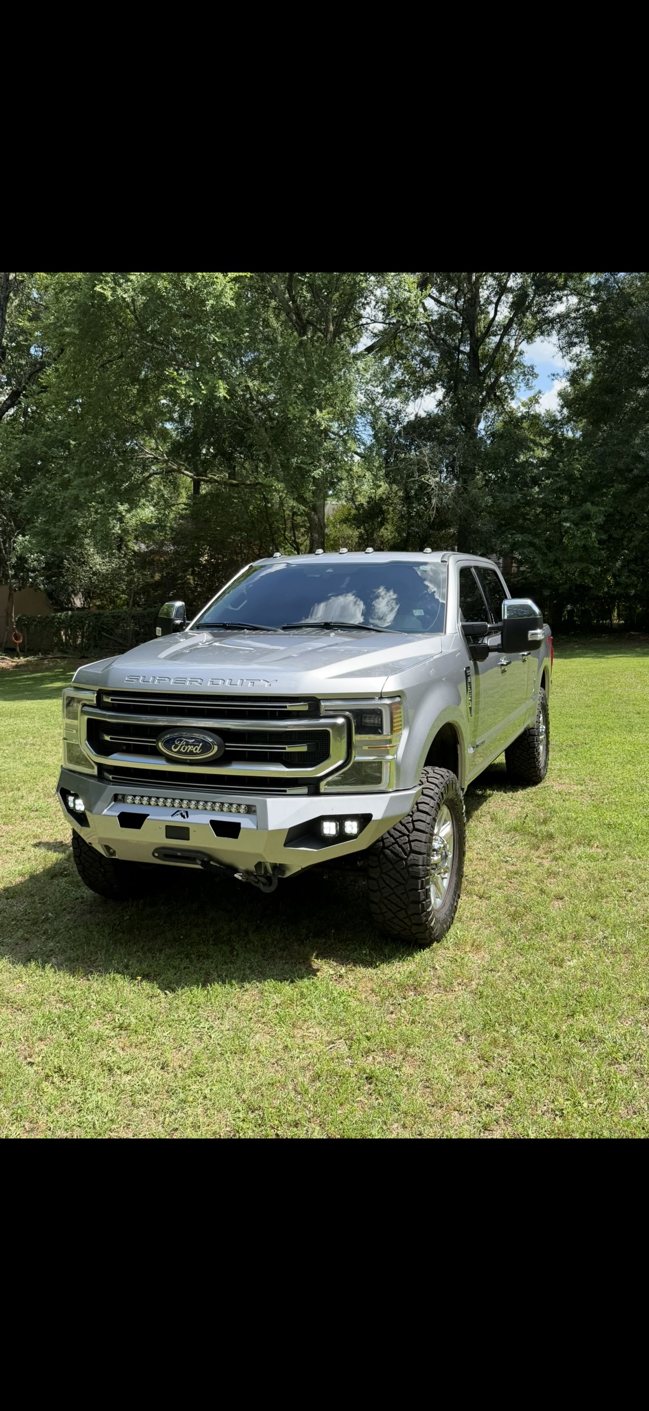 Used 2022 Ford F250 Platinum w/ FX4 Off-Road Package AWD/4WD image 1