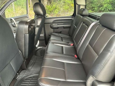 Used 2010 GMC Sierra 1500 SLE w/ Regional Value Package image 13