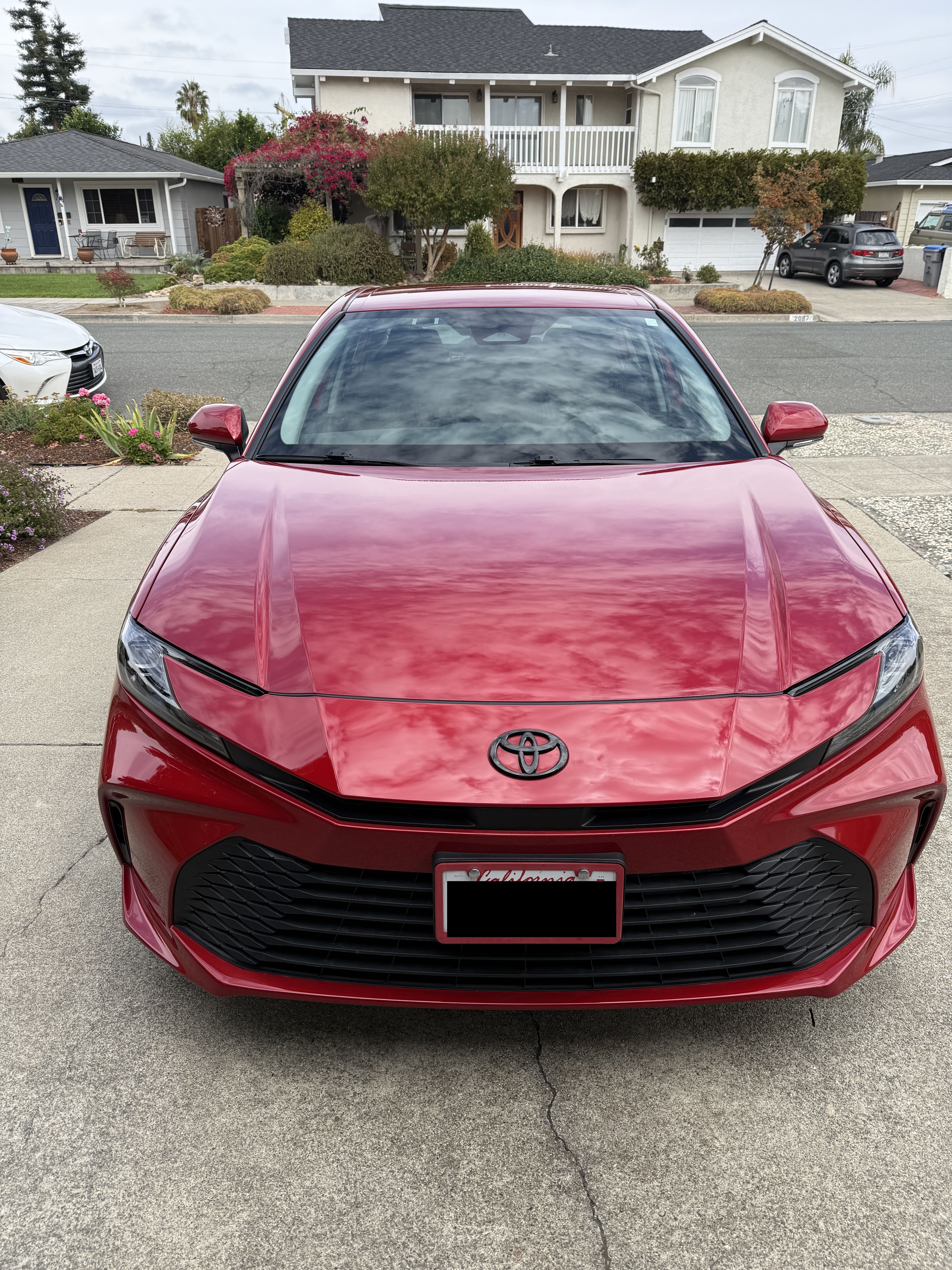 Used 2025 Toyota Camry LE w/ Convenience Package FWD image 1
