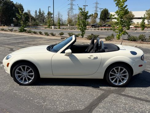 Used 2006 MAZDA MX-5 Miata Sport w/ Suspension Pkg RWD image 10