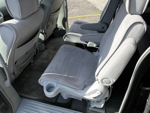 Used 2005 Nissan Quest S w/ (S01) Seat Pkg image 9
