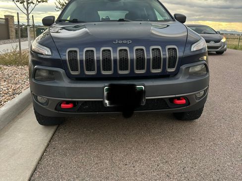 Used 2016 Jeep Cherokee Trailhawk w/ Cold Weather Group AWD/4WD image 5