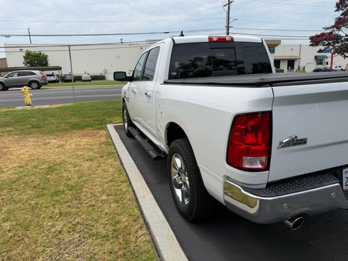 Used 2017 RAM 1500 Big Horn AWD/4WD image 2