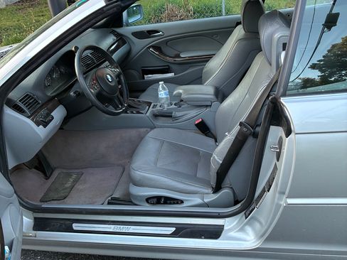 Used 2004 BMW 325Ci Convertible RWD image 9