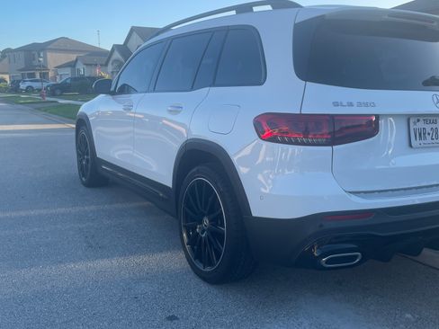 Used 2020 Mercedes-Benz GLB 250 image 2