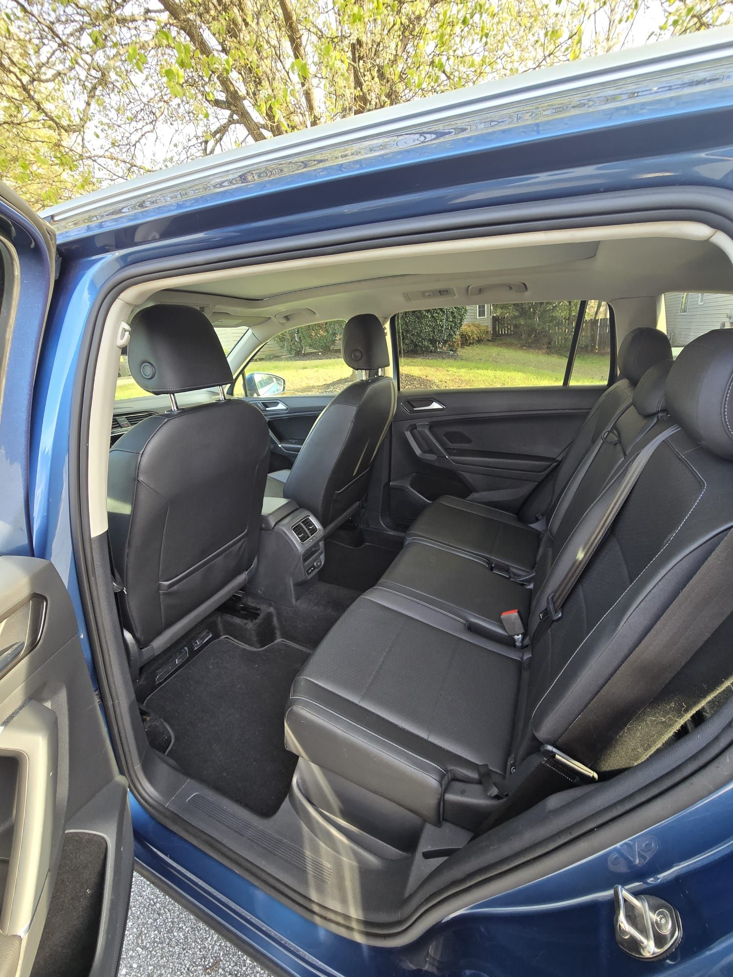 Used 2018 Volkswagen Tiguan SEL AWD/4WD image 9