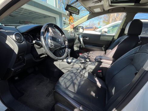Used 2011 Nissan Rogue SV w/ SL Pkg image 6