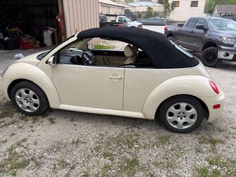 Used 2003 Volkswagen Beetle GLS FWD image 2