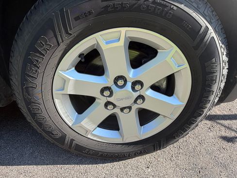 Used 2016 GMC Acadia SLE AWD/4WD image 11