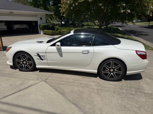 Used 2015 Mercedes-Benz SL 550 image 4