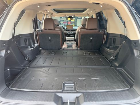 Used 2024 Honda Pilot Elite image 13