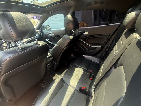 Used 2016 Mercedes-Benz GLA 250 4MATIC image 9