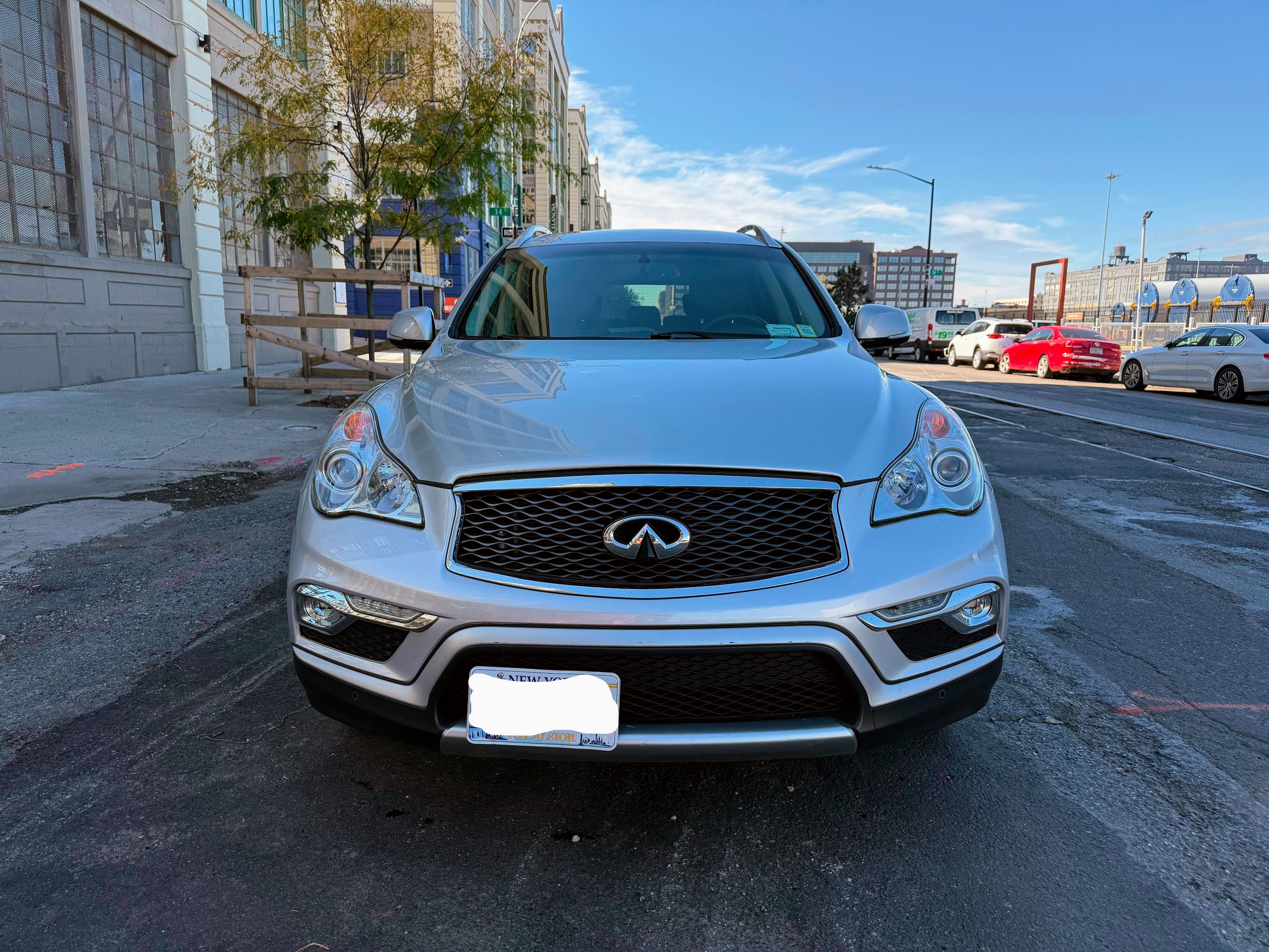 Used 2017 INFINITI QX50 2WD w/ Premium Plus Package image 5