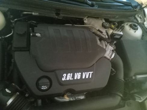 Used 2008 Chevrolet Malibu LTZ w/ Rear Power Package image 10