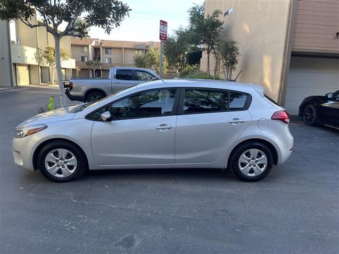 Used 2018 Kia Forte LX image 1