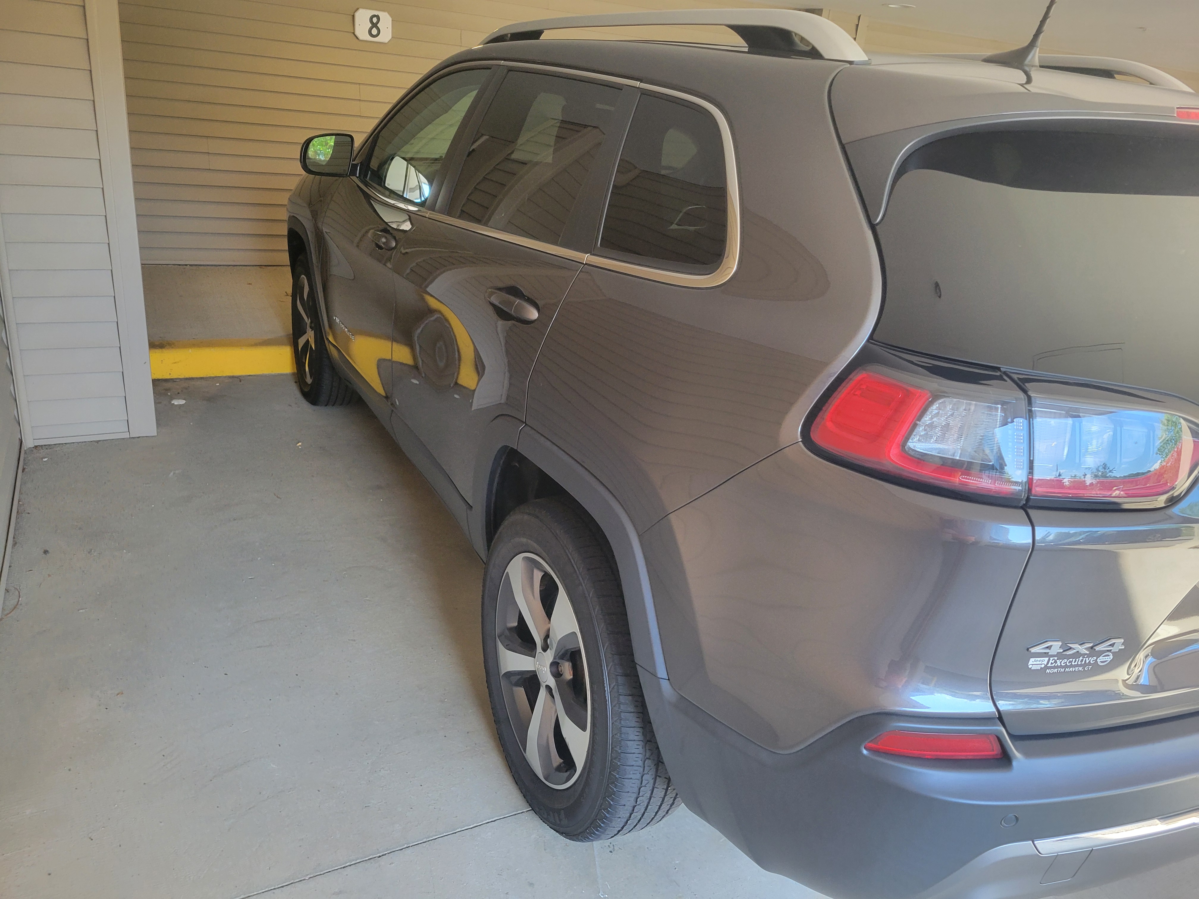 Used 2019 Jeep Cherokee Limited AWD/4WD image 1