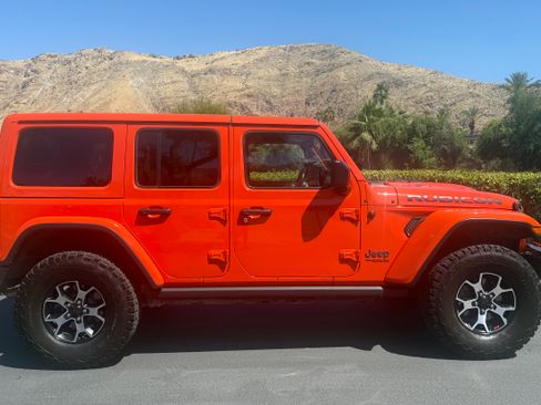 Used 2018 Jeep Wrangler Unlimited Rubicon AWD/4WD image 2