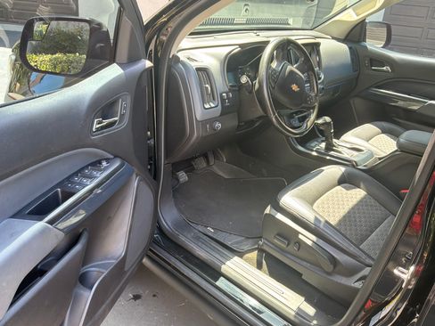 Used 2017 Chevrolet Colorado Z71 RWD image 6