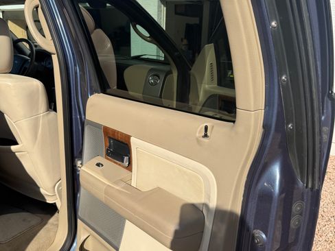 Used 2004 Ford F150 Lariat image 14