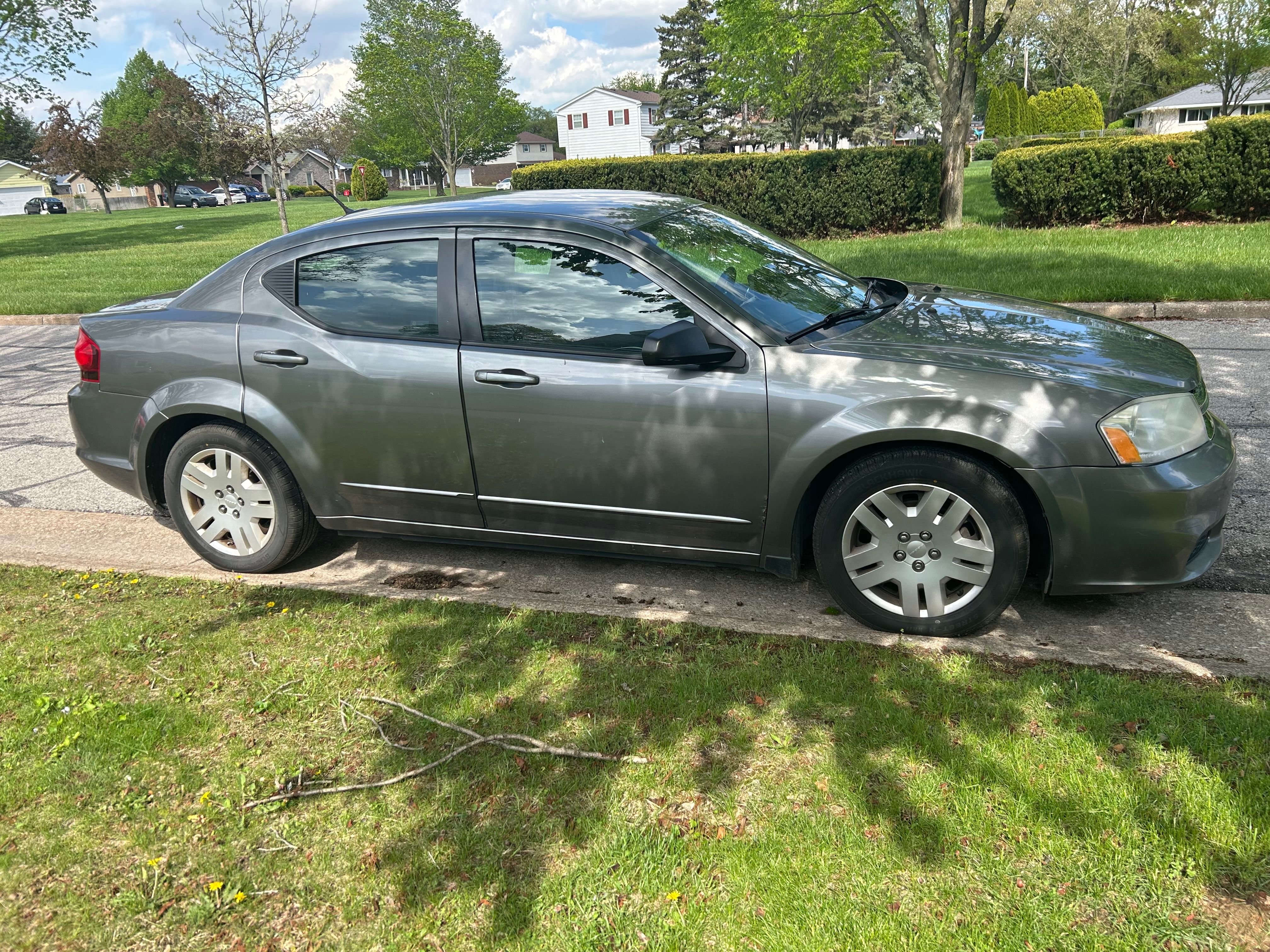 Used 2012 Dodge Avenger SE FWD image 10