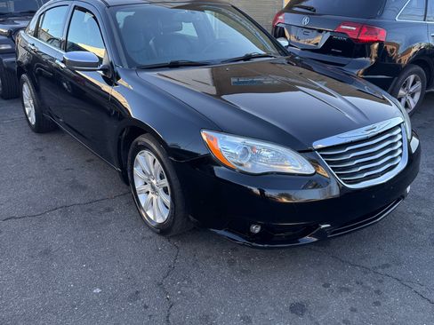 Used 2014 Chrysler 200 Limited w/ Sun/Sound Group image 2