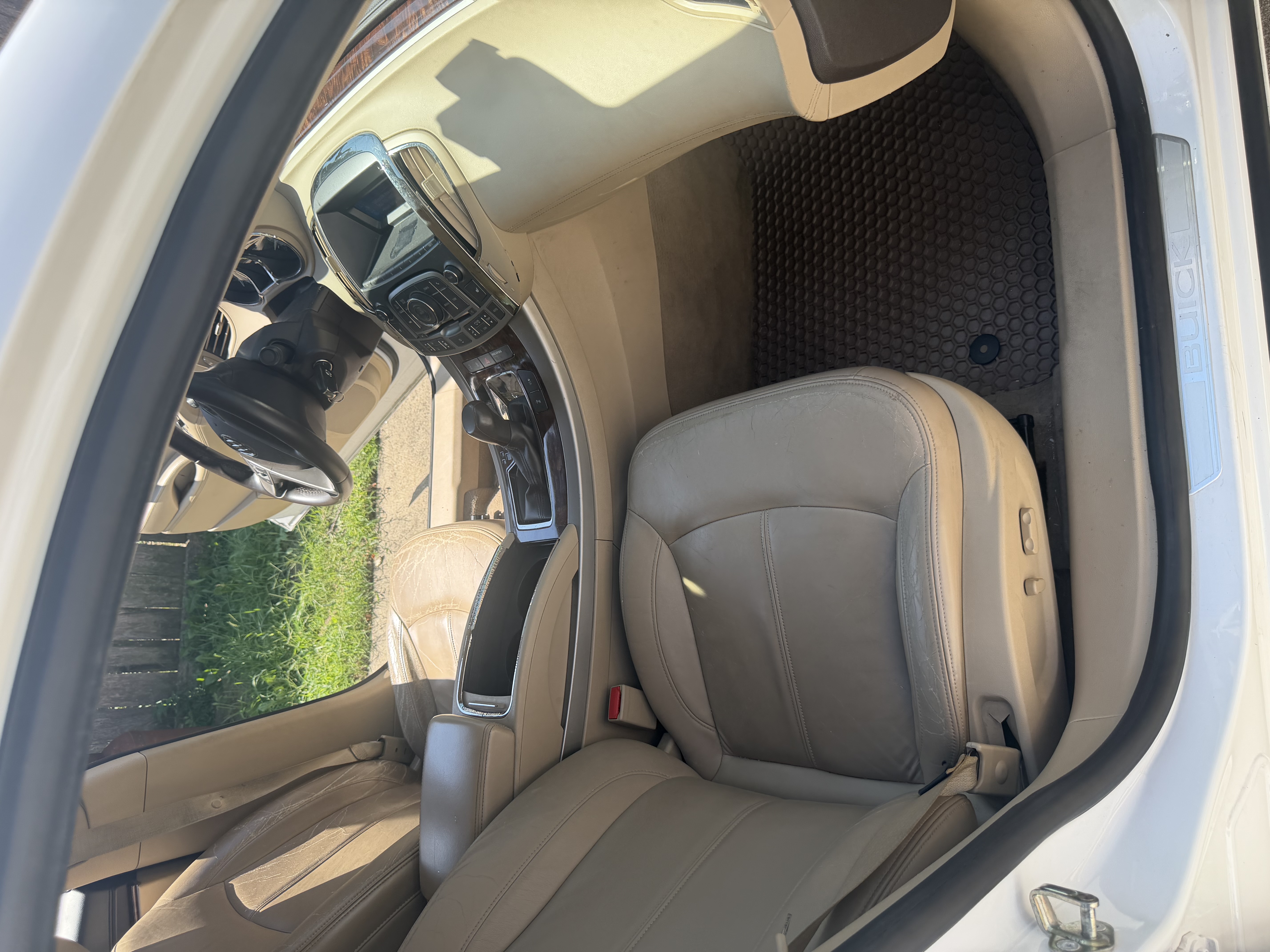 Used 2010 Buick LaCrosse CXL FWD image 6