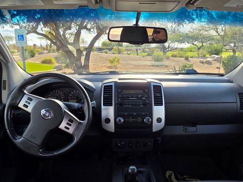 Used 2009 Nissan Xterra Off-Road w/ Tow Pkg image 10