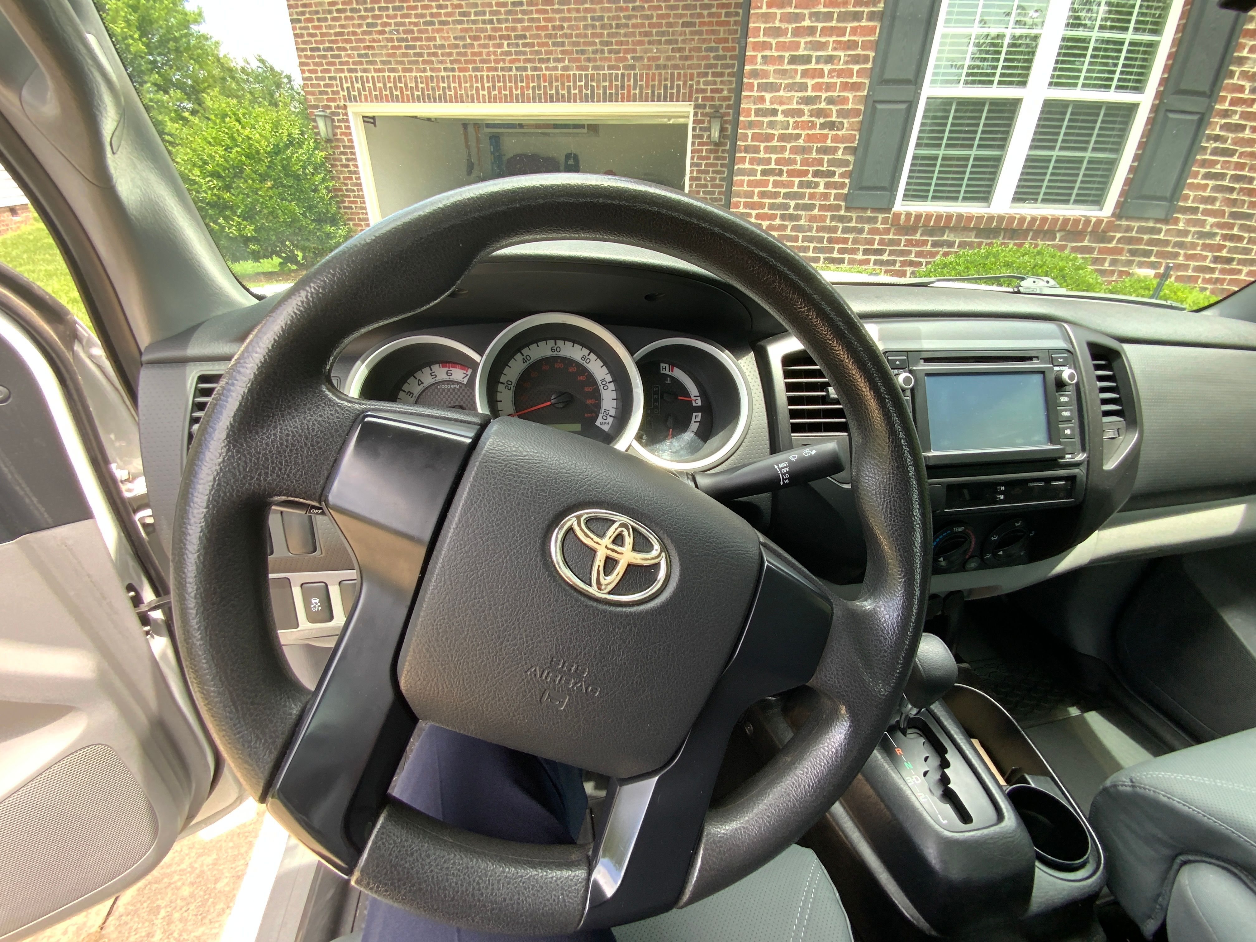 Used 2014 Toyota Tacoma 2WD Regular Cab image 12