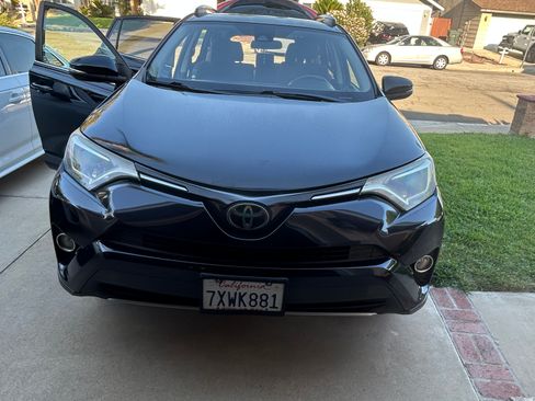 Used 2017 Toyota RAV4 XLE w/ Carpet Mat Package FWD image 4