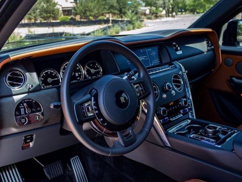 Used 2022 Rolls-Royce Cullinan w/ Dynamic Package AWD/4WD image 13