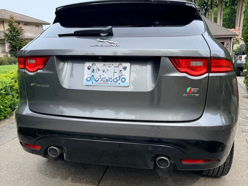 Used 2019 Jaguar F-PACE S AWD/4WD image 16