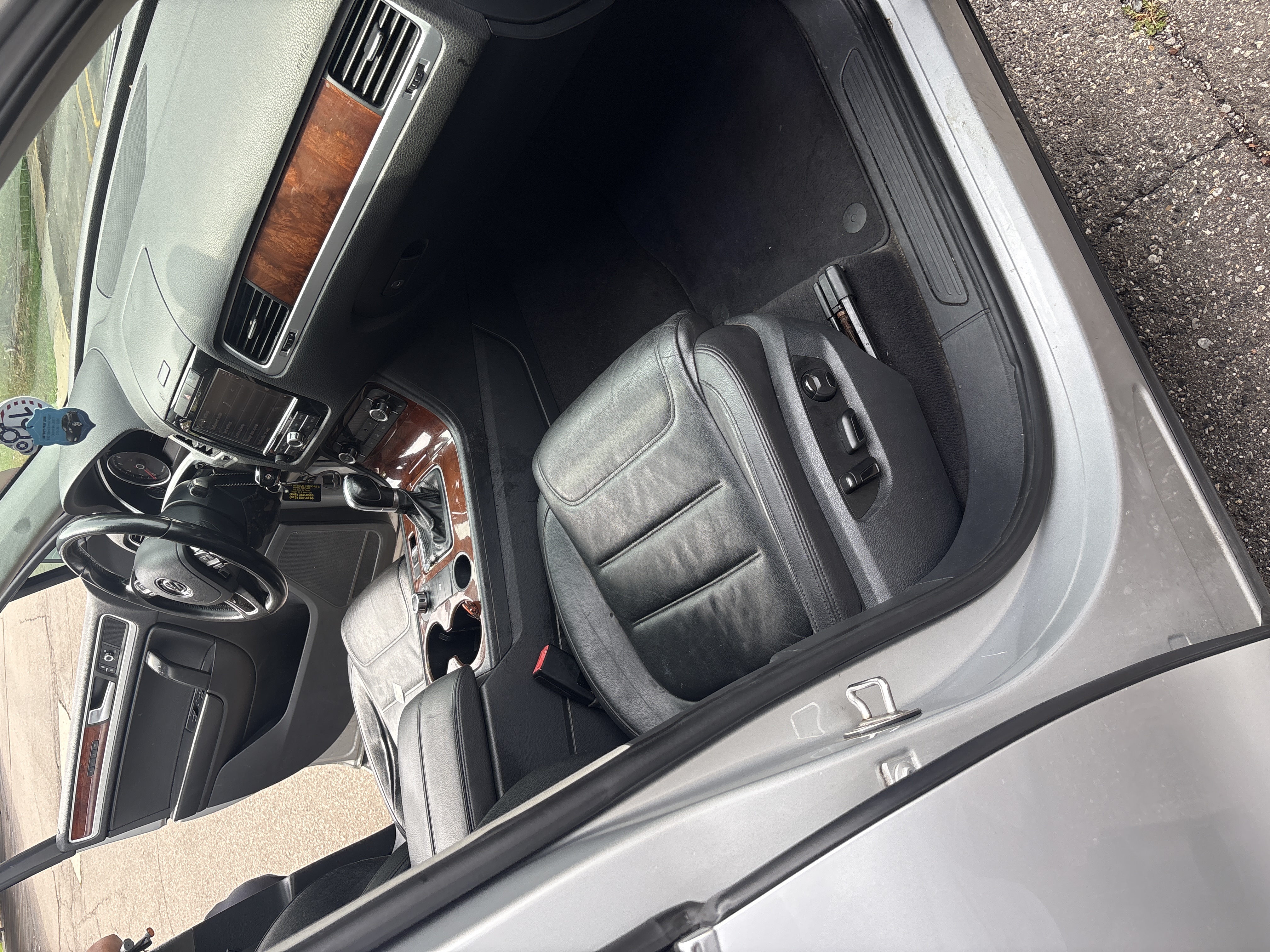 Used 2013 Volkswagen Touareg VR6 AWD/4WD image 1