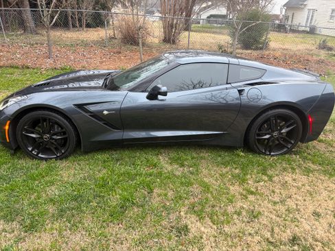 Used 2019 Chevrolet Corvette Stingray Coupe w/ 1LT image 15